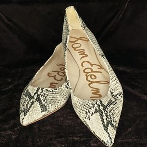 Genuine leather Sam Edelman snakeskin print shoes(flats)